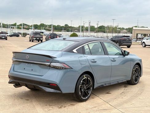 New 2026 Nissan Sentra SR FWD image 7