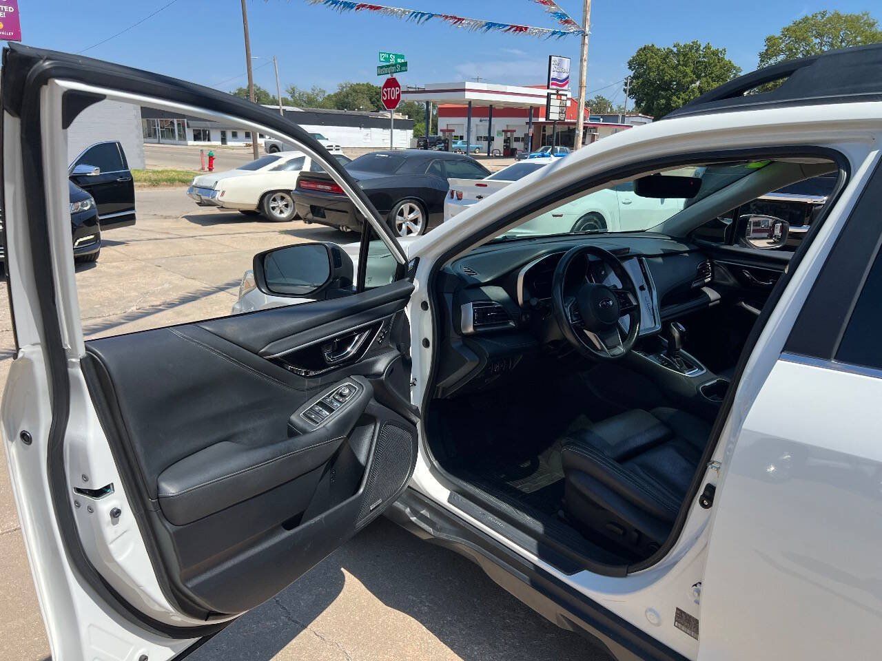 Used 2020 Subaru Outback Limited AWD/4WD image 8