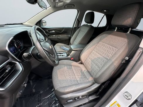 Used 2024 Chevrolet Equinox LT FWD image 9