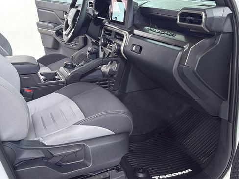 Certified 2025 Toyota Tacoma TRD Sport image 18