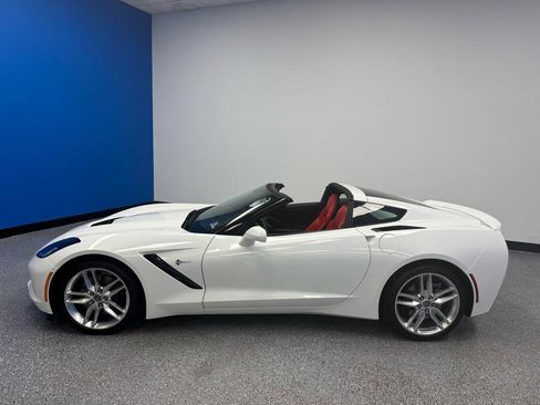 Used 2015 Chevrolet Corvette Stingray Coupe RWD image 4