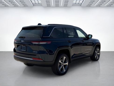 New 2026 Jeep Grand Cherokee Limited RWD image 3