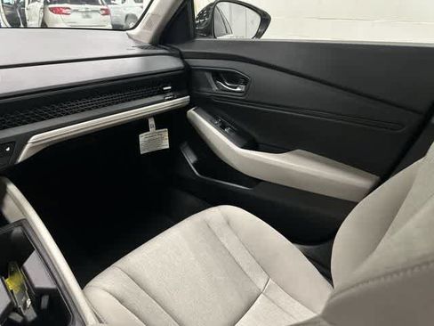 Used 2025 Honda Accord SE image 13