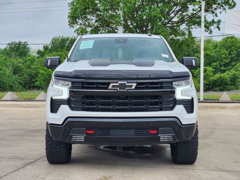 Used 2024 Chevrolet Silverado 1500 LT Trail Boss w/ Convenience Package II image 2