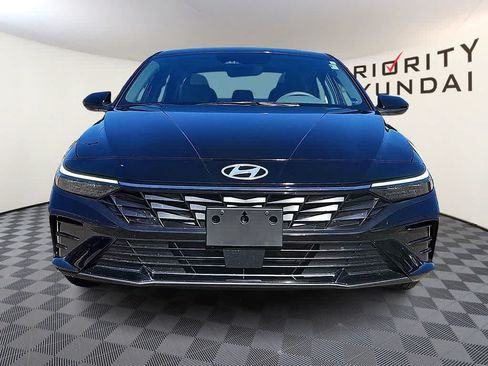 Used 2024 Hyundai Elantra SEL w/ Convenience Package FWD image 2
