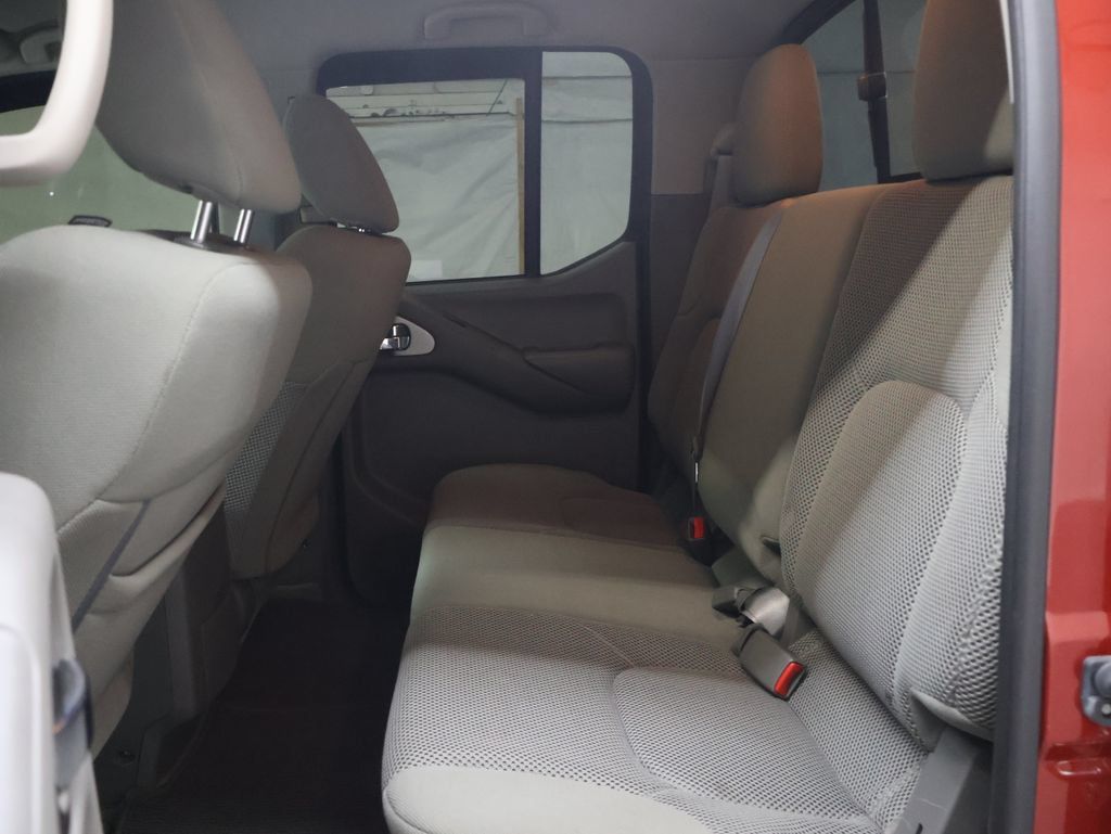 Used 2018 Nissan Frontier SV AWD/4WD image 14
