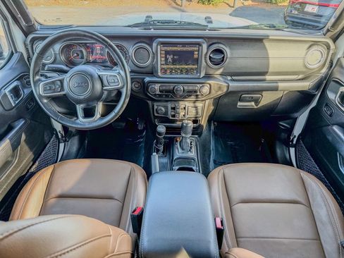 Used 2021 Jeep Wrangler Unlimited Sahara image 10