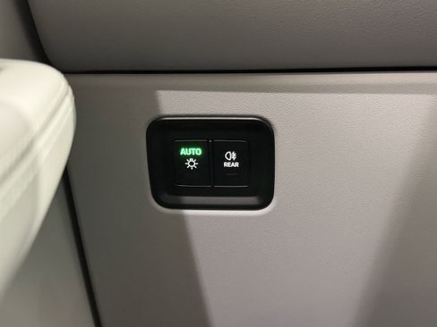 New 2026 Porsche Macan 4 Electric image 49