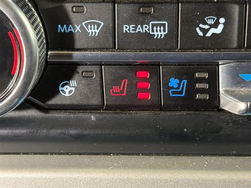 Used 2024 Ford Expedition XLT image 31