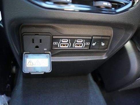 New 2025 Jeep Grand Cherokee Limited image 13