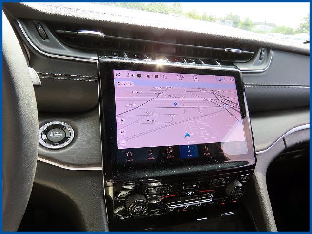 Certified 2023 Jeep Grand Cherokee Limited AWD/4WD image 19