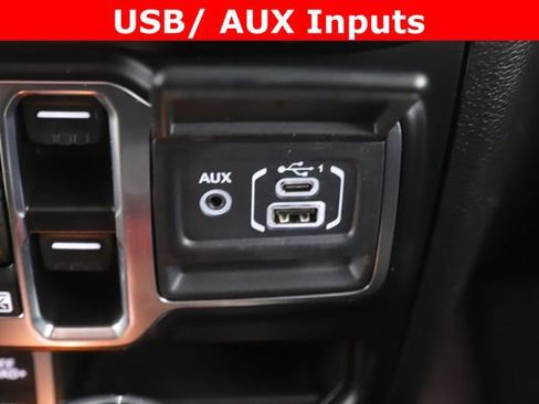 Used 2023 Jeep Wrangler Unlimited Rubicon w/ Cold Weather Group AWD/4WD image 24