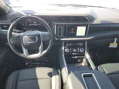 Used 2024 GMC Yukon Denali w/ Advanced Technology Package image 21