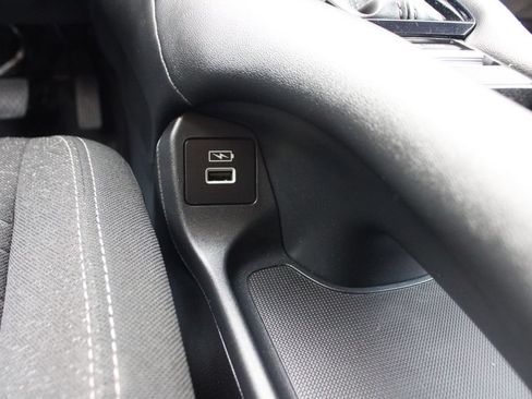 Certified 2023 Honda HR-V LX image 24