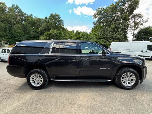 Used 2020 GMC Yukon XL SLT AWD/4WD image 9
