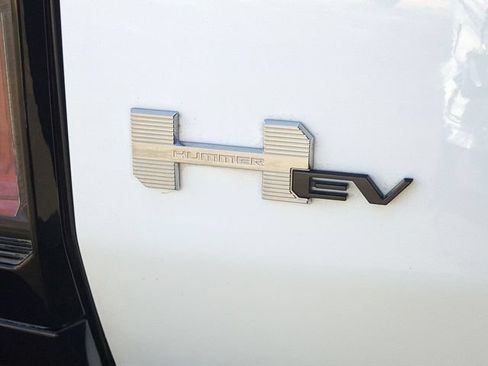 Used 2024 GMC Hummer EV 2X w/ Extreme Off-Road Package AWD/4WD image 32