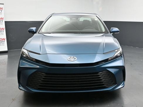 Used 2026 Toyota Camry LE image 3