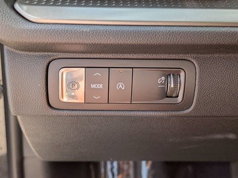 Used 2026 Chevrolet Traverse LT w/ Driver Confidence Package FWD image 23