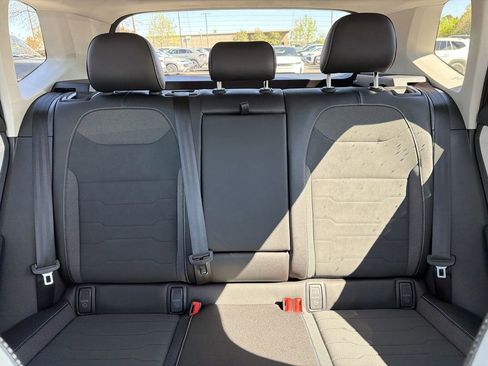 New 2026 Volkswagen Taos SE image 28