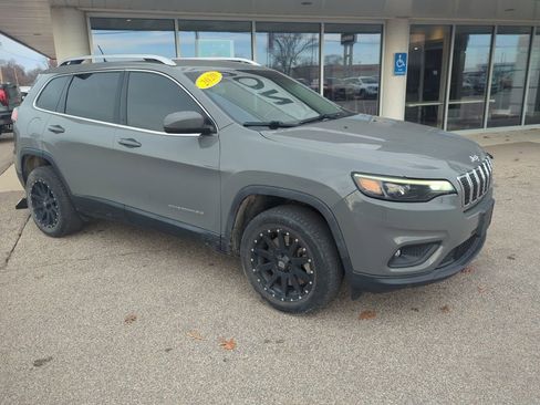 Used 2020 Jeep Cherokee Latitude Plus image 9
