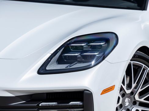 Certified 2025 Porsche Panamera 4 AWD/4WD image 17