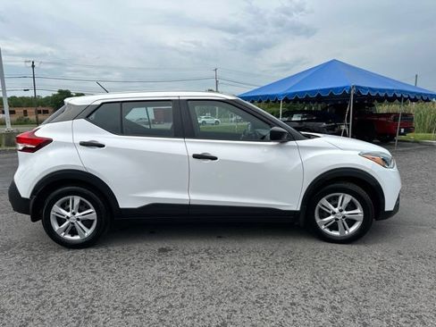 Used 2020 Nissan Kicks S FWD image 6