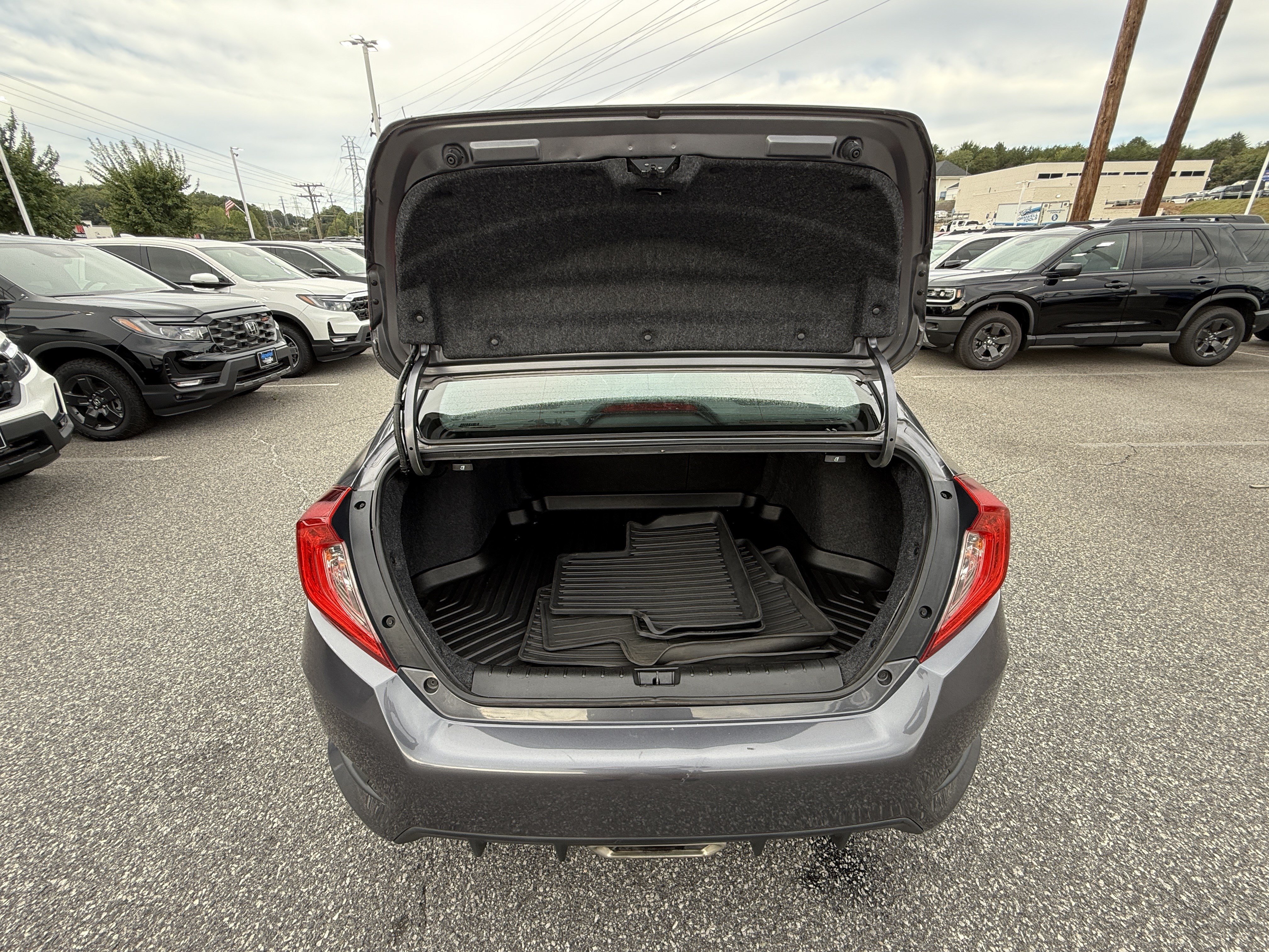 Used 2020 Honda Civic Sport image 32