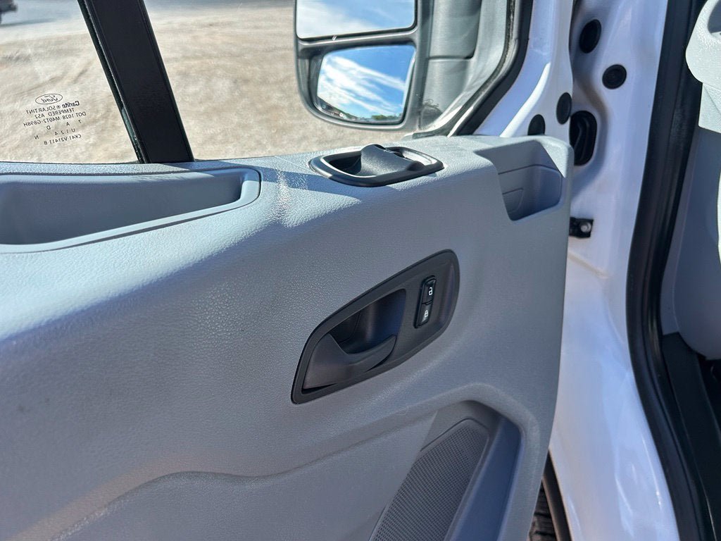 Used 2018 Ford Transit 250 148 Medium Roof RWD image 13
