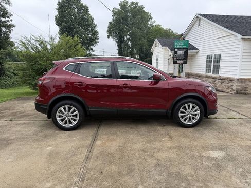 Used 2020 Nissan Rogue Sport SV FWD image 8