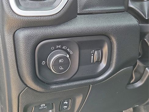 Used 2022 RAM 1500 Lone Star image 25