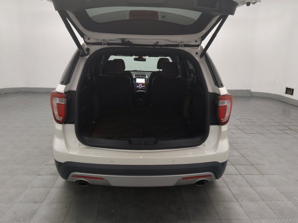 Used 2017 Ford Explorer Limited w/ Equipment Group 301A AWD/4WD image 29