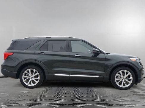 Certified 2022 Ford Explorer Platinum w/ Premium Technology Package AWD/4WD image 4