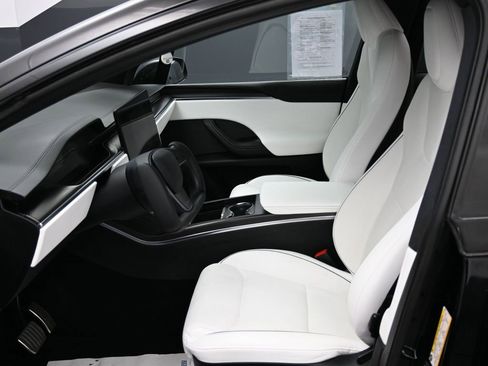 Used 2022 Tesla Model X Plaid image 15