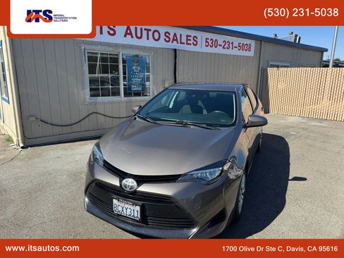 Used 2018 Toyota Corolla LE FWD image 1