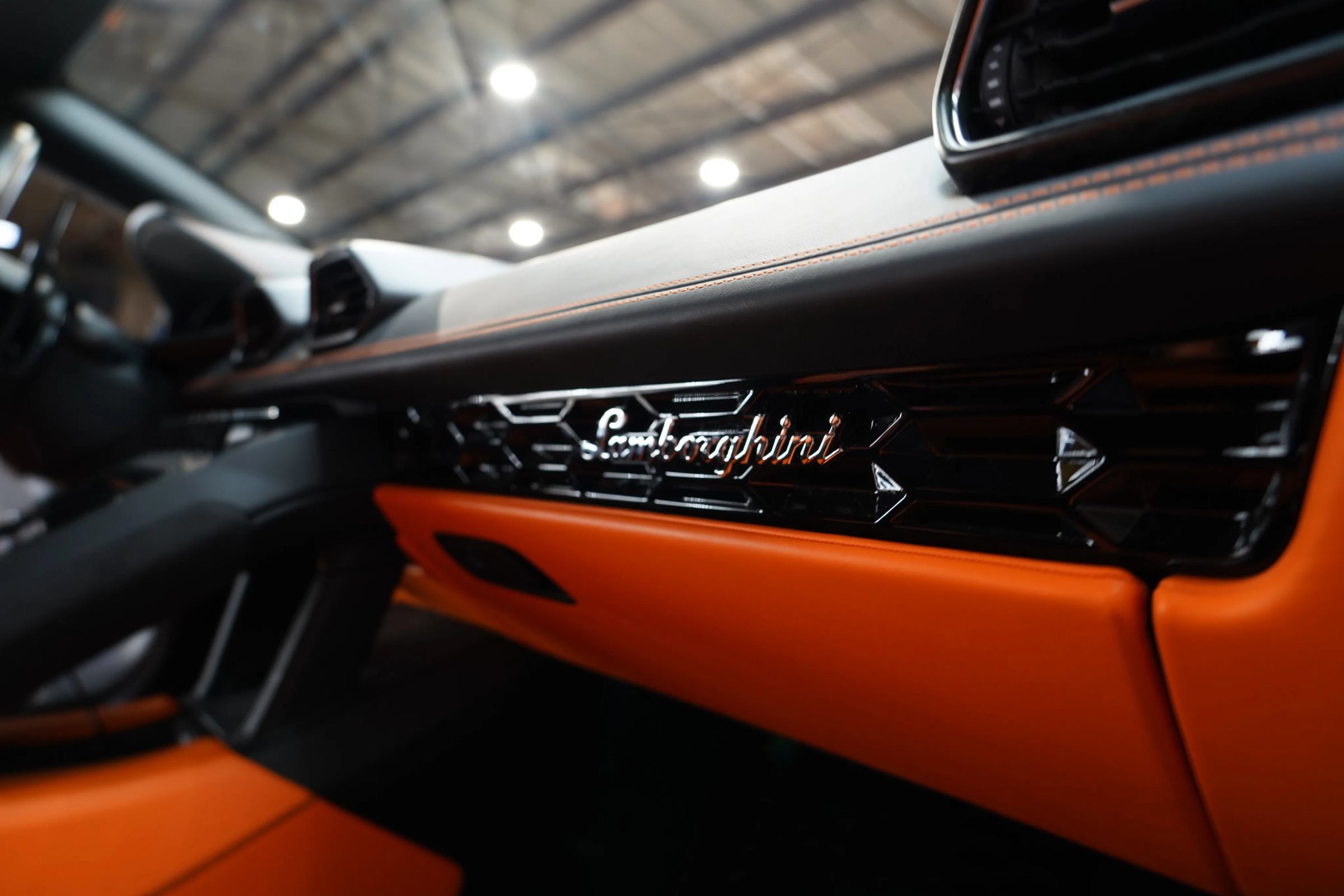 Used 2020 Lamborghini Huracan EVO RWD image 59