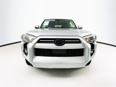 Used 2023 Toyota 4Runner SR5 Premium image 2
