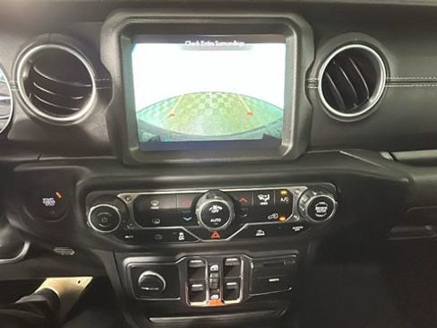 Used 2023 Jeep Wrangler Unlimited Sahara AWD/4WD image 23