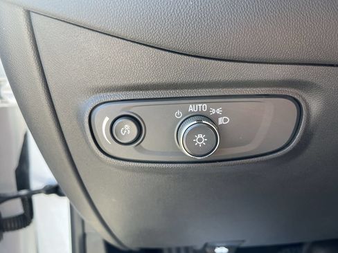 Used 2022 Chevrolet Equinox LT FWD image 16