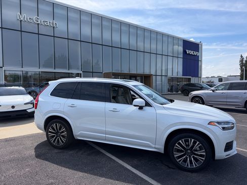 Used 2022 Volvo XC90 T6 Momentum w/ Advanced Package AWD/4WD image 3