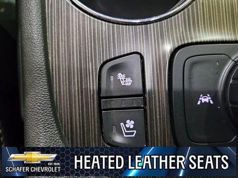 Used 2022 GMC Acadia SLT w/ GMC Pro Grade Package image 10