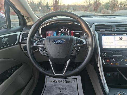 Used 2019 Ford Fusion SEL image 21
