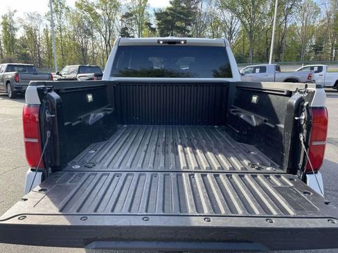 Used 2024 Toyota Tacoma TRD Off-Road AWD/4WD image 13