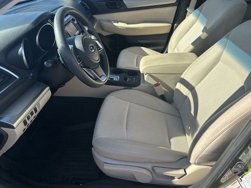Used 2019 Subaru Outback 2.5i image 10