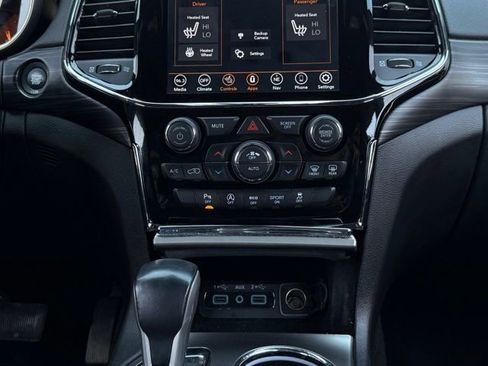 Used 2020 Jeep Grand Cherokee Altitude AWD/4WD image 27
