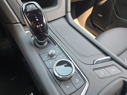 New 2025 Cadillac XT5 Luxury image 34