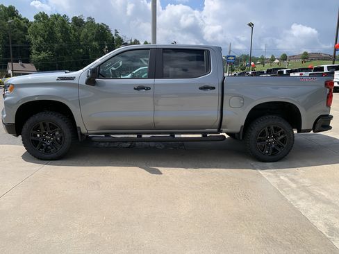Used 2026 Chevrolet Silverado 1500 LT Trail Boss w/ LT Trail Boss Premium Package AWD/4WD image 4
