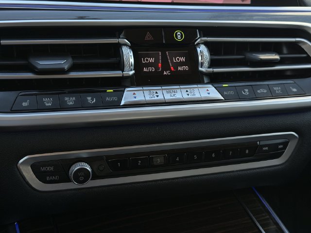 Used 2020 BMW X7 xDrive40i w/ Cold Weather Package AWD/4WD image 20