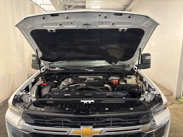 Used 2024 Chevrolet Silverado 2500 LT w/ Convenience Package AWD/4WD image 8