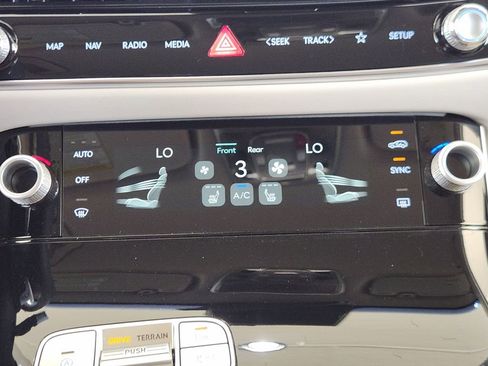 New 2026 Genesis GV70 2.5T AWD/4WD image 15