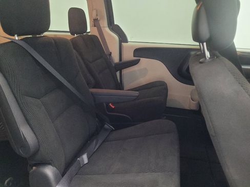 Used 2016 Dodge Grand Caravan SE w/ Quick Order Package 29E SE FWD image 19